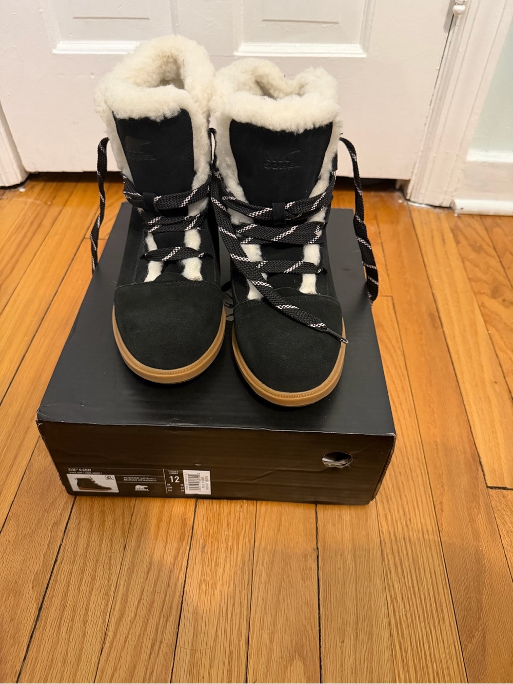 Sorel Black Winter Lace-Up Boots with Cream Shearling